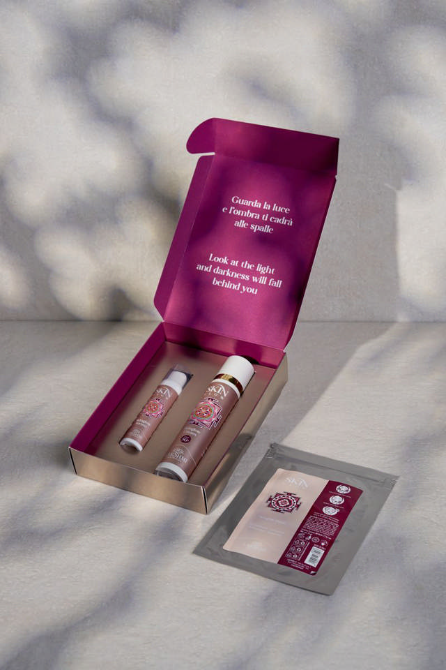 Lakshmi Skinglow BOX ( Serum + Cream + Patches + Depliant)